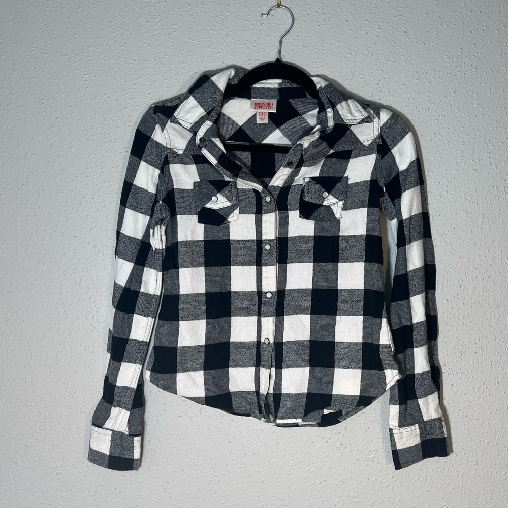 ✨ 5/$25 ✨ XS Mossimo Supply Co. Black and White Checkered Button Up Shirt
